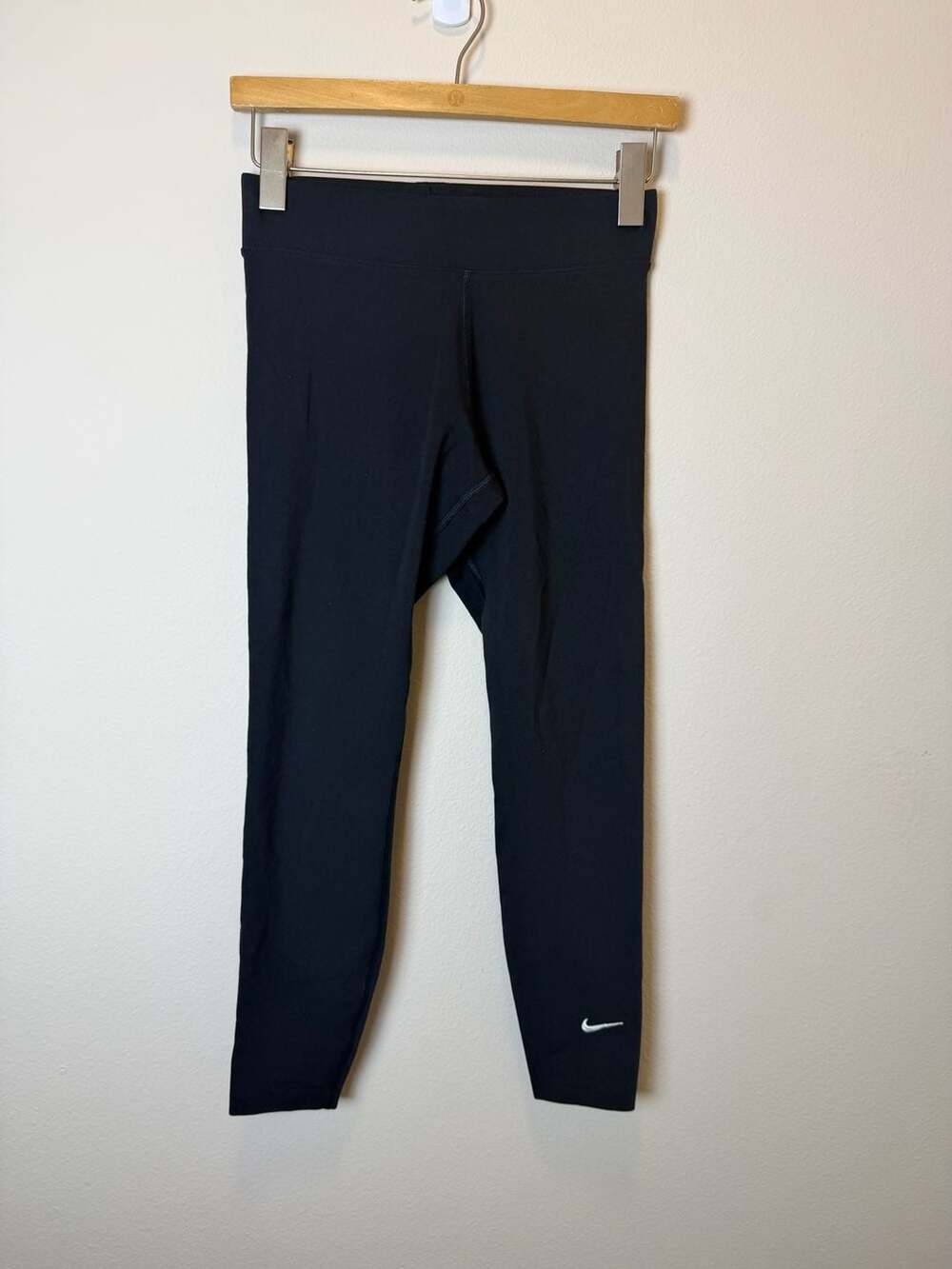 Nike Women's Black Cotton Blend Leggings with Embroidered Swoosh Size Small
